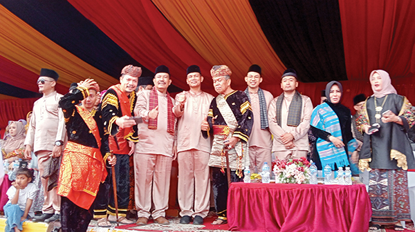 FOTO bersama Wagub Sumbar Audy Joinaldi, Walikota Pariaman Genius Umar dan tamu undangan lainnya.