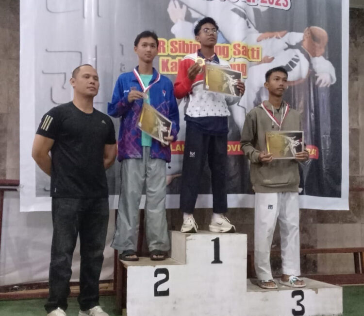 Kejurprov Taekwondo di Sijunjung Sukses Digelar, 18 Atlet Siap Bertanding di Pobnas Palembang 1 RAIH MEDALI— Atlet taekwondo Sijunjung meraih medali dalam ajang Kejurprov Taekwondo se-Sumatra Barat sukses digelar di Gor Sibinuang Sakti, Muaro Sijunjung.