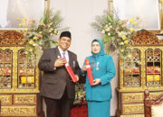 Hargnas ke 30, Bupati Suhatri Bur dan Ketua TP PKK Padangpariaman Terima Penghargaan MKK dari BKKBN Pusat