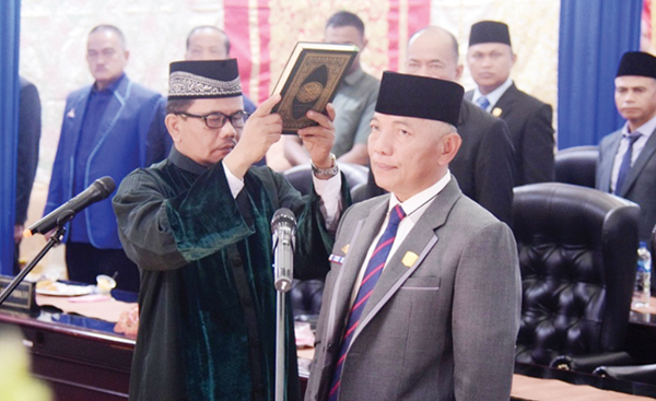 PAW Sisa Jabatan Periode 2019-2024, Mulyadi Duduki Kursi Wakil Ketua 1 MULYADI diambil sumpah dan janjinya selaku PAW pimpinan dewan.