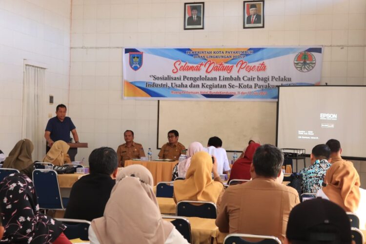 Asiten Pemko Payakumbuh Alzadaswarman saat menyampaikan sosialisasi pengelolaan limbah cair
