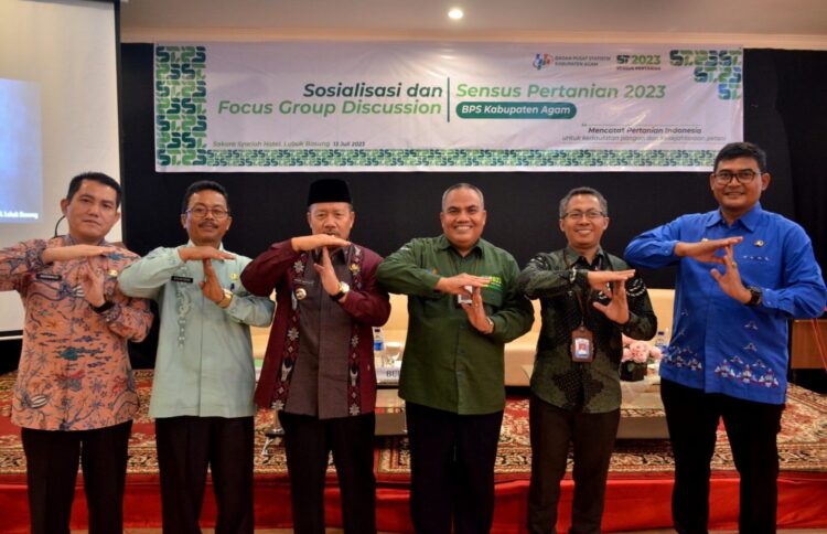 FGD— Bupati Agam Andri Warman, usai membuka secara resmi Focus Group Discussion (FGD) Sensus Pertanian 2023 di Hotel Sakura Syariah, Kamis (13/7).