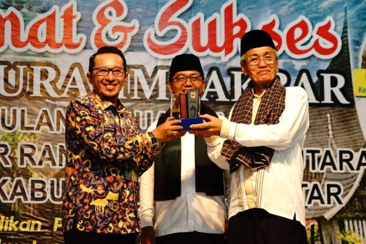 SILATURAHMI— Bupati Eka Putra menghadiri silaturahi akbar Perkumpulan Keluarga Luhak Tanah Datar (PKLTD) Rantau Sumatera Utara.