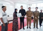 Wako Padangpanjang Serahkan Bantuan Perbaikan 105 RTLH, Tergetkan 97 Persen Rumah Layak Huni di Tahun 2023