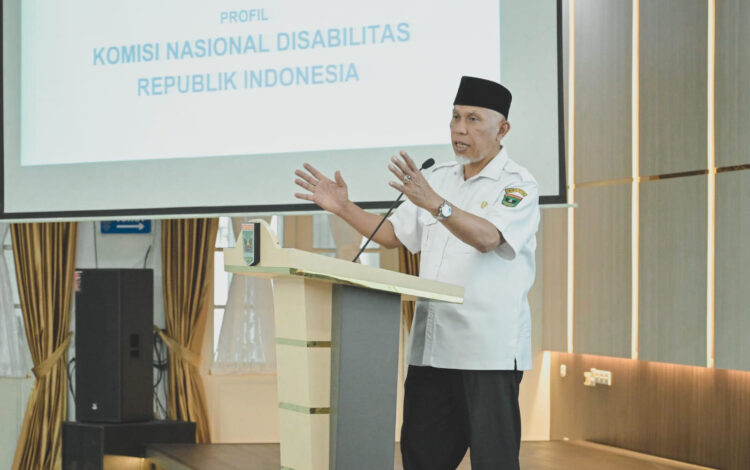 SOSIALISASI DAN SARASEHAN— Gubernur Sumbar, Mahyeldi Ansharullah saat membuka Sosialisasi dan Sarasehan KND di Auditorium Gubernuran, Padang, Rabu (5/6).
