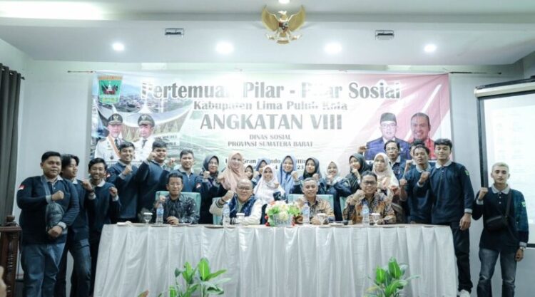 MEMBUKA--Ketua DPRD Provinsi Sumatera Barat membuka kegiatan Pertemuan Pilar-Pilar Sosial Angkatan ke VIII bersama masyarakat Kabupaten Limapuluh Kota.