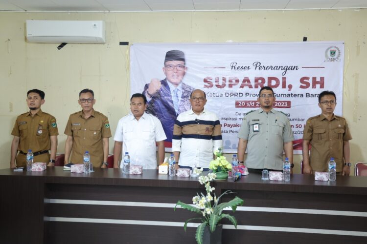 reses— Ketua DPRD Sumbar Supardi melakukan reses perorangan di Nagari Mungo, Kecamatan Luak, Kabupaten Limapuluh Kota.