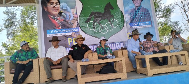 Kejuaraan Nasional Pacu Kuda Pordasi ke-57 2023, 9 Provinsi Ikuti Kualifikasi PON XXI Aceh-Sumatera Utara 2024 1 keterangan PERS— Ketua Pordasi Pusat Tri Wati Marciano memberikan keterangan pers Kejurnas pacu kuda Pordasi ke-57 seri 1.