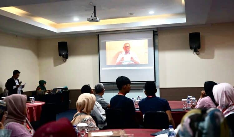Pembangunan IKN, Andre Rosiade Sebut PT Adhi Karya Ikut Andil 1 Anggota DPR RI Andre Rosiade saat membuka seminar dengan tema “BUMN Karya Memberikan Kontribusi terhadap Pembangunan IKM”, di Hotel Truntum Padang, Selasa (2/5/2023) lalu.