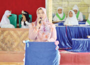 Kembangkan Pondok Tahfidz Nurus Shalihin, Bupati Agam Serahkan Piagam ke Santri