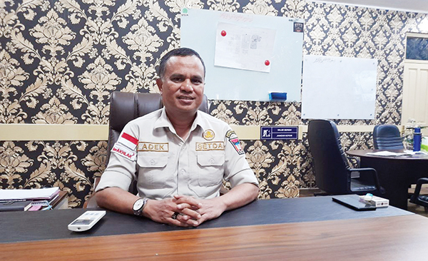 Pasar Raya Fase VII Dibuka, 954 Pedagang Siap Tempati Kios Baru, 130 Kunci Ruko sudah Diserahkan ke Pedagang 1 Syahendri Barkah
(Kepala Dinas Perdagangan Kota Padang)