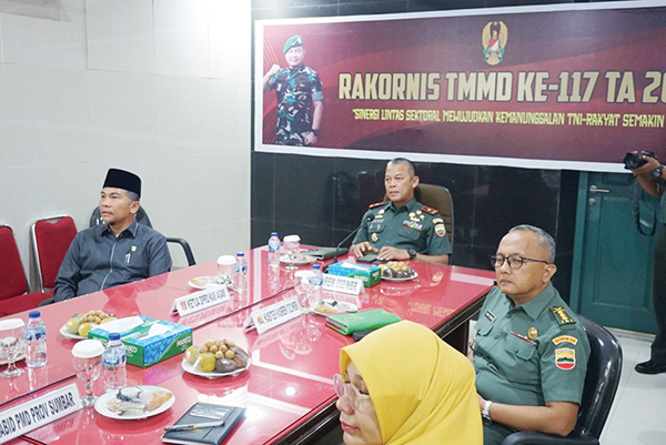 RAKORNIS— Ketua DPRD Agam Novi Irwan, mengikuti Rakornis TMMD ke 117 tahun  2023, Bersama Aster Kasad, Dirjen Bina Pemerintah Desa Kemendagri dan Danren 032/ Wirabraja, Dandim 0304 Agam dan Kadis DPMD.