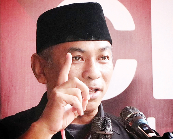 Taslim Chaniago 
Ketua DPW Partai Ummat Sumbar