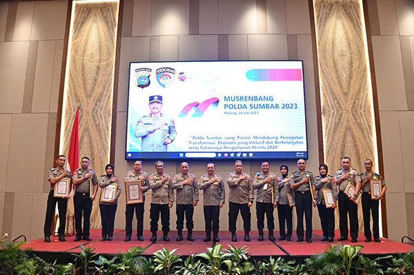 MUSRENBANG— Kapolda Sumbar, Irjen Pol Suharyono saat membuka Musrenbang 2023.