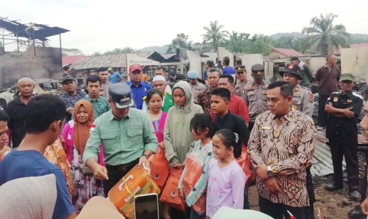 KEBAKARAN— Kondisi Pasar Timpeh V Kamang Baru, Kabupaten Sijunjung yang dilanda kebakaran.
