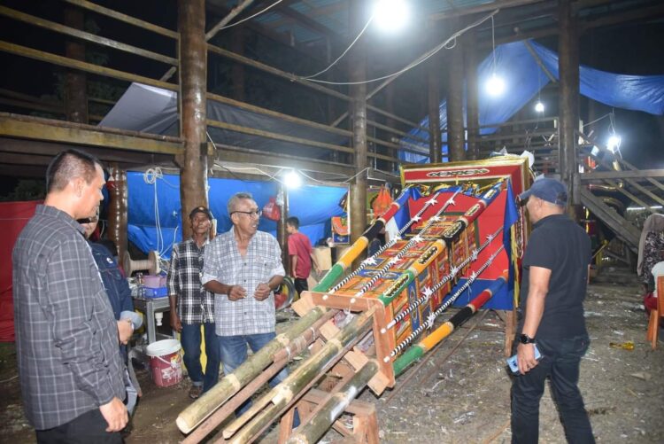 Pembuatan Tabuik Diserbu Pengunjung