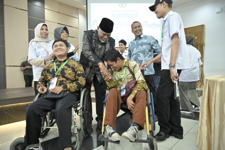 RAKERNAS PPDI— Gubernur Sumbar, Mahyeldi Ansharullah saat menjamu peserta Rakernas PPDI, di Auditorium Gubernuran, Kamis (27/7).