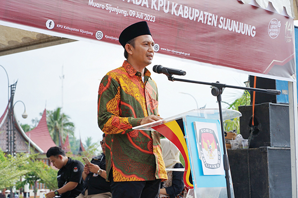 Urus Pindah Memilih, Medo: Datang Langsung ke TPS Asal atau Tujuan 1 Medo Patria
Ketua Divisi Perencanaan, Data dan Informasi KPU Sumbar