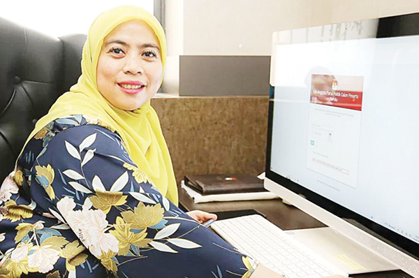 Komisioner KPU, Betty Epsilon Idroos