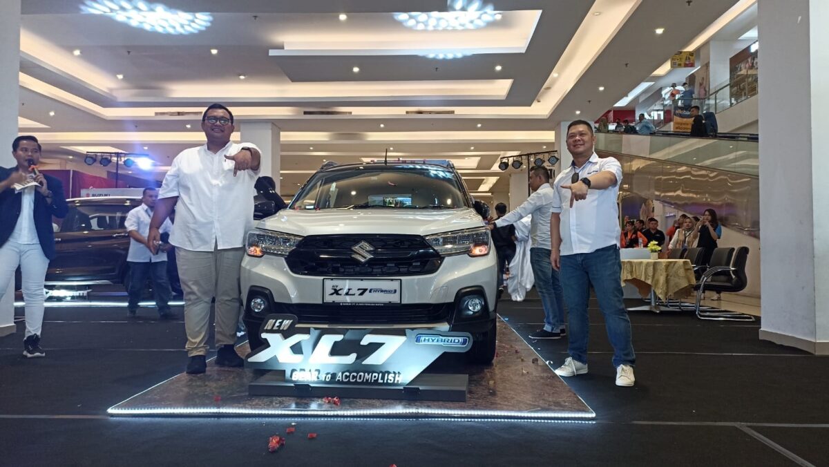 Suzuki New XL7 Hybrid Resmi Mengaspal di Sumbar
