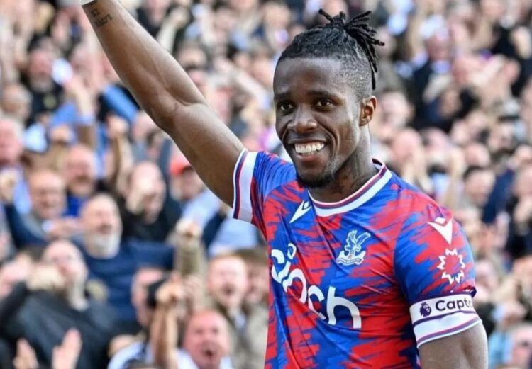 Wilfried Zaha Bergabung Dengan Galatasaray 1 PERPINDAHAN PEMAIN— Wilfried Zaha akan bergabung dengan Galatasaray setelah 8 tahun bermain untuk Crystal Palace.
