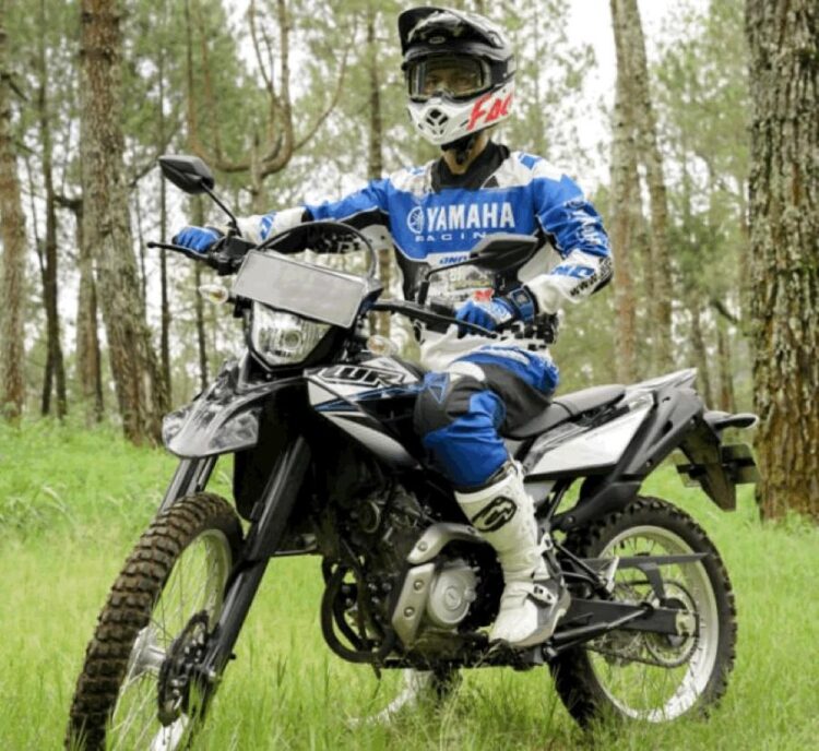 PILIHAN TEPAT— Yamaha WR 155 R dengan mesin yang garang direkomendasikan untuk penggemar motor trail pemula.