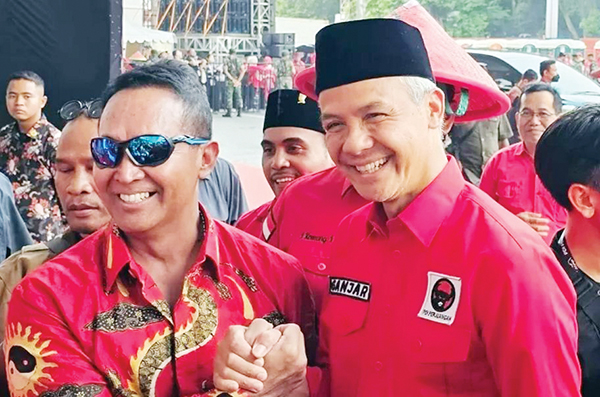 Eks Panglima TNI Andika Perkasa Dapat Dukungan jadi Cawapres Ganjar Pranowo 1 BERTEMU— Andika Perkasa saat menggelar pertemuan dengan Ganjar Pranowo pada Hari Bulan Bung Karno di Senayan, Jakarta, Sabtu (24/6) lalu.