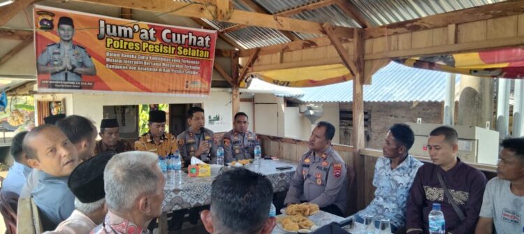 Kapolres Pessel Temui Masyarakat di Kecamatan Sutera, melalui Jumat Curhat 1 c4f24313 a3e8 4bad a16b b9c26bb71278