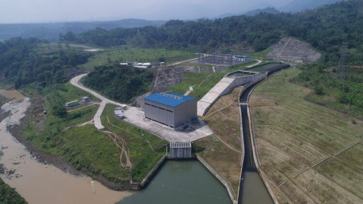 MENJALANKAN— PLN tengah menjalankan RUPTL paling hijau dengan porsi energi baru terbarukan (EBT) sebesar 20,9 GW atau 52% dari total keseluruhan pembangkit hingga tahun 2030.