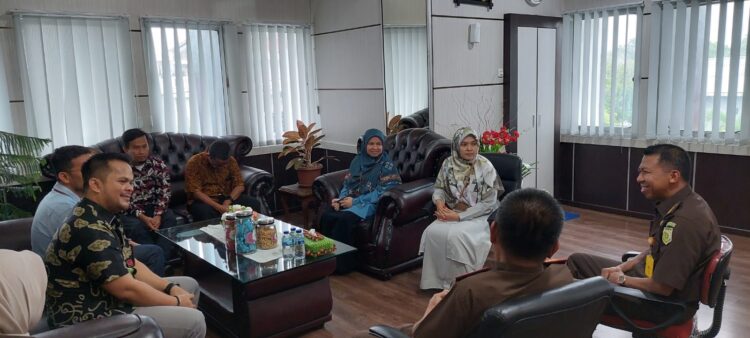 AUDIENSI— PT PLN UP3 Bukittinggi terus menjalin kerjasama dan sinergi dengan berbagai stakeholder, termasuk melakukan audiensi dengan Kejaksaan Negeri Bukittinggi.