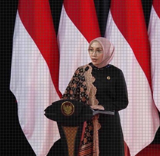 SAMBUTAN— Ketua Dekranas, Hj. Wury Ma’ruf Amin memberikan sambutan saat pembukaan UMKM Kriya, di Institut Seni Indonesia (ISI) Padangpanjang, Jumat (21/7).