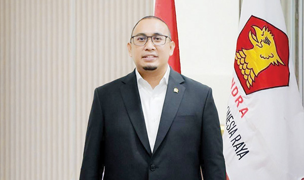 Andre Rosiade: Aspirasi Lahan KAI untuk RS M Djamil Disetujui Kementerian BUMN 1 Anggota Komisi VI DPR RI dari Fraksi Partai Gerindra Andre Rosiade