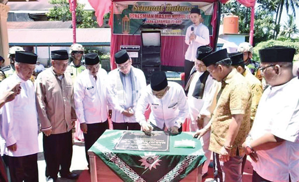 Wako Resmikan Masjid Nurul Ilmi di Parakkarambie 1 PERESMIAN MASJID— Wali Kota Padang Hendri Septa meresmikan Masjid Nurul Ilmi, di Parak Karambie, Tanjung Aur, Kecamatan Kototangah, Jumat (11/8).