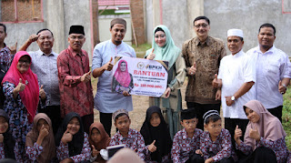 Lisda Hendrajoni, Bantu Pembangunan Panti Asuhan Muhammadiyah di Pessel Rp.315 juta 1 54bb2bf1 54c2 491e 9906 31ab9055f5d3