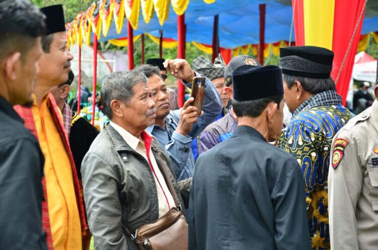 Ir. H. Arkadius Dt. Intan Bano, MM, MBA Menghadiri Acara Situmbuak Art and Culture Festival 1 6d85eaef f122 4292 aa67 dfa81249e72e