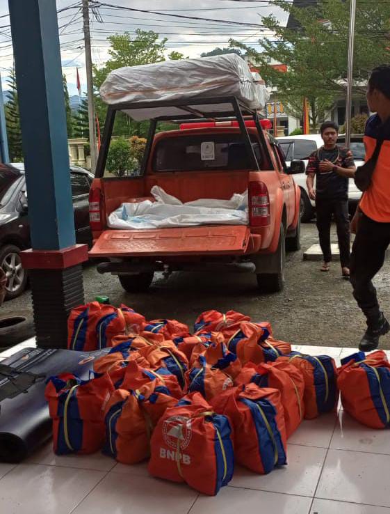 100 Paket Permakanan dan Matras, Disalurkan BPBD Pessel ke lokasi Banjir 1 99