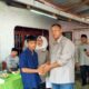 Aipda Dian WR serahkan bantuan kepada Zaki SMPN 6 Pegambiran Ampalu Kecematan Lubeg