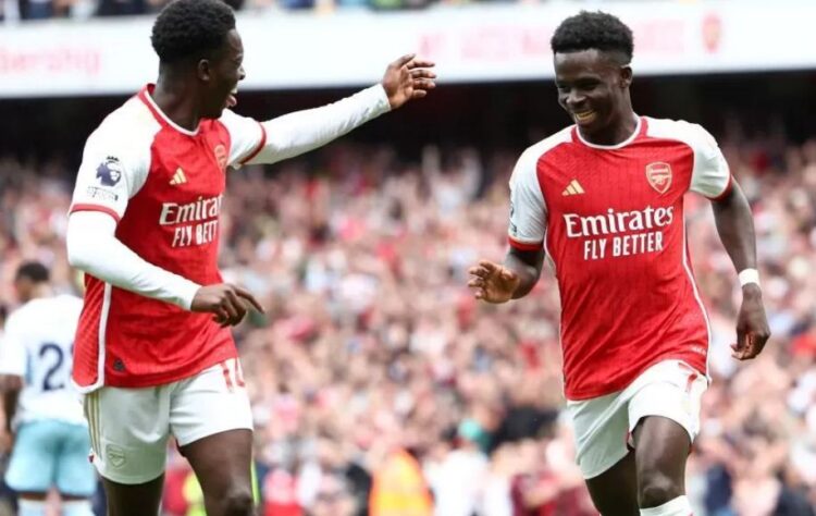 SELEBRASI— Selebrasi Eddie Nketiah dan Bukayo Saka dalam laga Premier League 2023/2024 Arsenal vs Nottingham Forest, Sabtu (12/8).