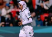 Mengenal Nouhaila Benzina, Pesepak Bola Hijaber Pertama di Piala Dunia Wanita