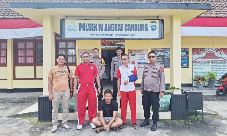 Pemuda 22 Tahun Curi Peralatan Dapur Warung Pecel Ayam, Ditangkap usai Buron 4 Bulan 1 PENCURI— Pelaku RSY (22) yang mencuri peralatan dapur warung pecel ayam ditangkap jajaran Polsek Canduang bersama Tim Jatanras Satresrkim Polresta Bukittinggi.