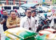 Isu Kenaikan Harga Beras Secara Nasional, Bulog dan Pemko Bukittinggi Sidak SPHP di Pasar Bawah