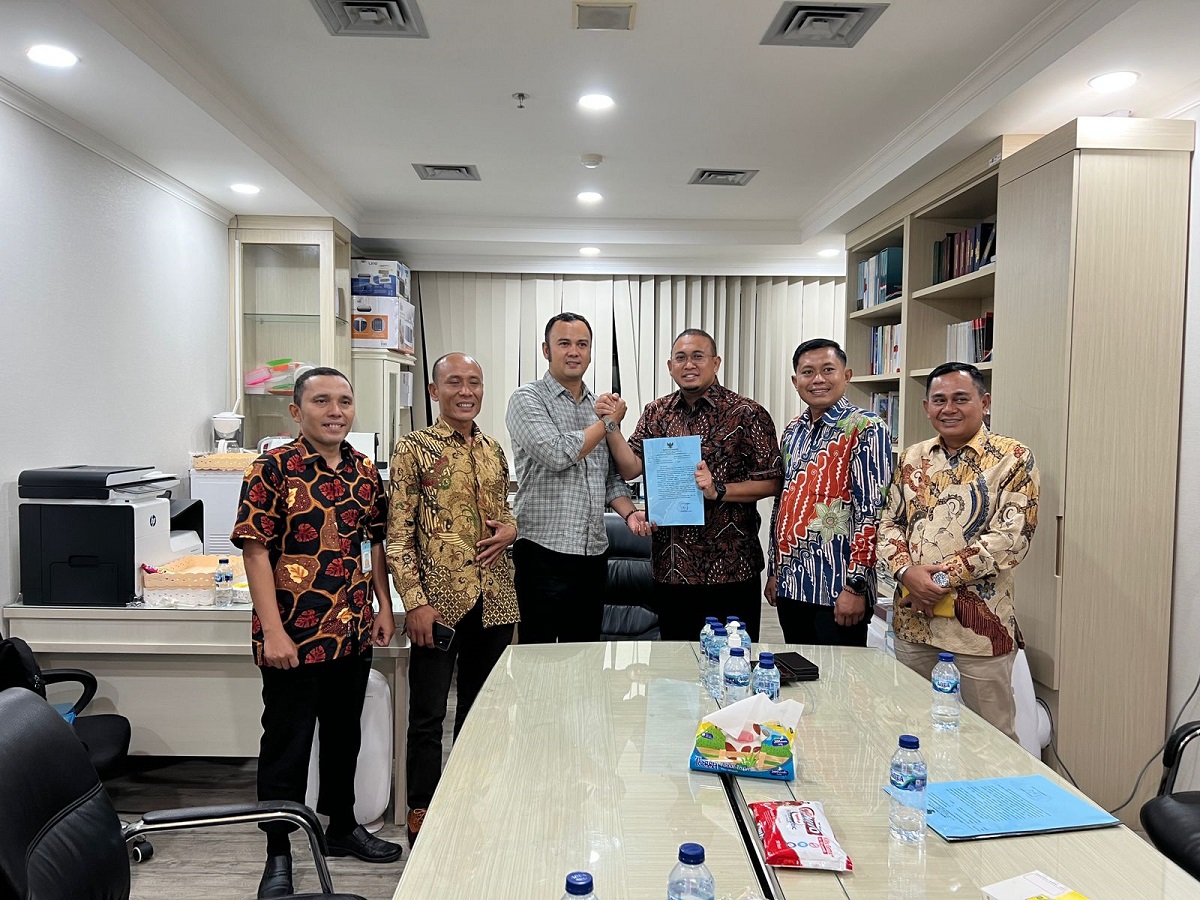 Bupati Sijunjung Benny Dwifa mengunjungi Anggota DPR RI Andre Rosiade untuk menjemput sejumlah program pembangunan untuk Kabupaten Sijunjung