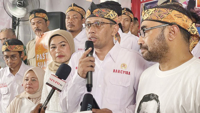 Dukung Prabowo, Barcyira Bikin Aplikasi My Timses 2024 1 DEKLARASI— Ketua Umum BARCYIRA Ahmad Yadi Kurniawan saat mendeklarasikan dukungan untuk bacapres Gerindra Prabowo Subianto, di Rumah Besar Relawan Prabowo 08, Slipi Kemanggisan, Jakarta Barat, Jumat (11/8).