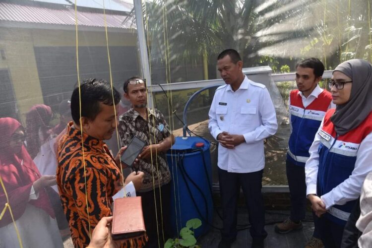 Penerapan Teknologi PCR dalam Budidaya Melon, Gelar Pelatihan Smart Farming Berbasis Digitalisasi Teknologi 1 DIALOG—Wali Kota Pariaman Genius Umar usai membuka pelatihan Smart Farming Berbasis Digitalisasi Teknologi, dialog dengan peserta.