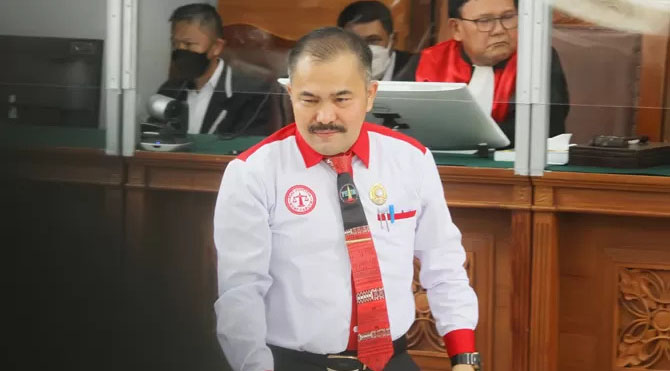 JADI TERSANGKA—Kuasa Hukum Keluarga Brigadir Yosua Kamaruddin Simanjuntak saat hadir menjadi saksi di Pengadilan Jakarta.