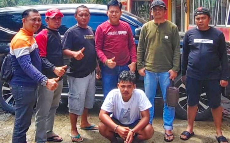 GELAPKAN UANG—Pelaku MR (38) ditangkap jajaran Polsek Lubuk Kilangan atas kasus penggelapan uang jalan yang diberikan oleh bosnya.