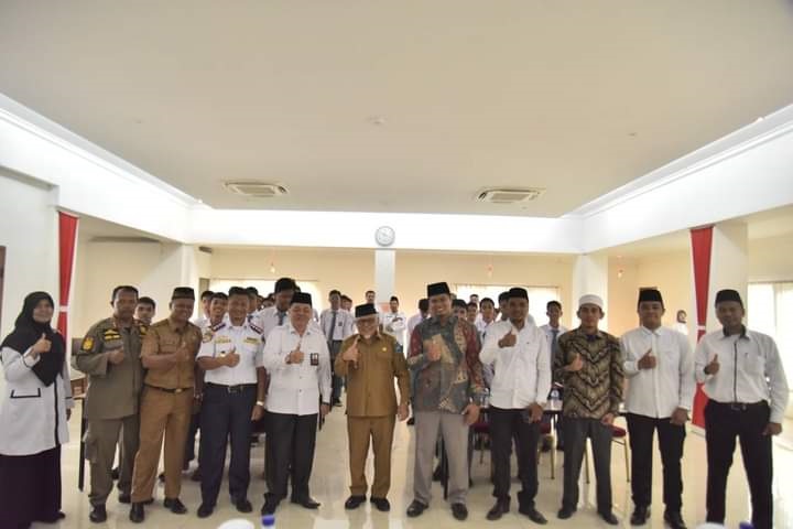 MUI Gelar Seminar Tabliqh Remaja, Bahas Paham Menyimpang dan Adab Bermedsos 1 SEMINAR— Majelis Ulama Indonesia (MUI) Sawahlunto mengadakan Seminar Tabligh Remaja yang diikuti perwakilan pelajar SMA sederajat di Kota Sawahlunto.