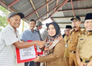 Percepatan Panen Petani, Pemko Bukittinggi Serahkan Alsintan kepada Poktan