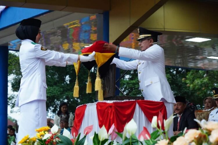 Penurunan Bendera Berjalan Khidmat dan Lancar 1 Persiapan Matang Upacara Penurunan Bendera Berjalan Khidmat dan Lancar