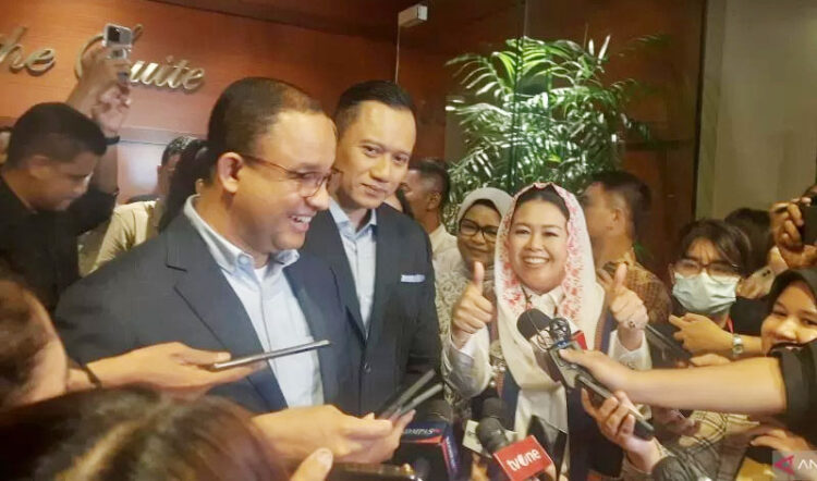 PELUNCURAN BUKU— Ketua Umum Partai Demokrat Agus Harimurti Yudhoyono, 
dan Yenny Wahid usai peluncuran buku 
“Tetralogi Transformasi AHY”.